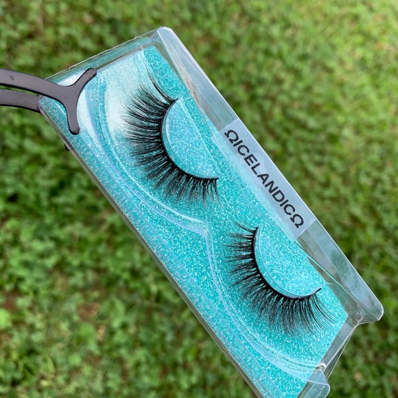 Lashes - Picture 10 of 10